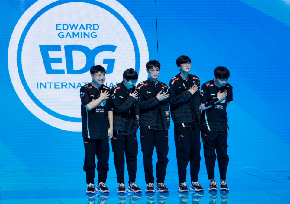 开云sport-FPX碾压G2，Uzi爆发神勇的简单介绍